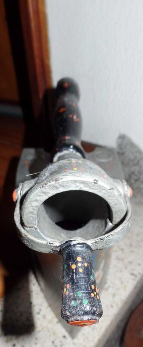 Ferro Antigo de Carvão Decorativo