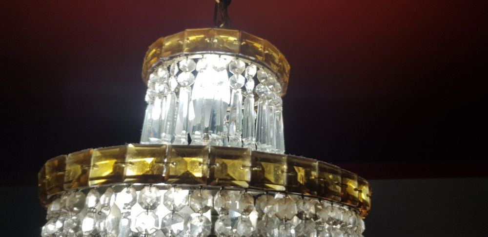 Lustre de cristal impecavel.tenho does.