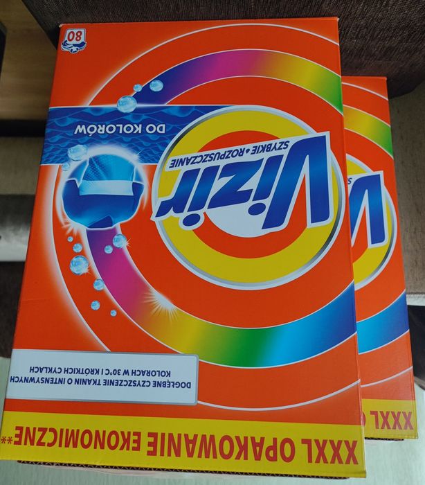 Dwa  opakowania proszek do prania Vizir color