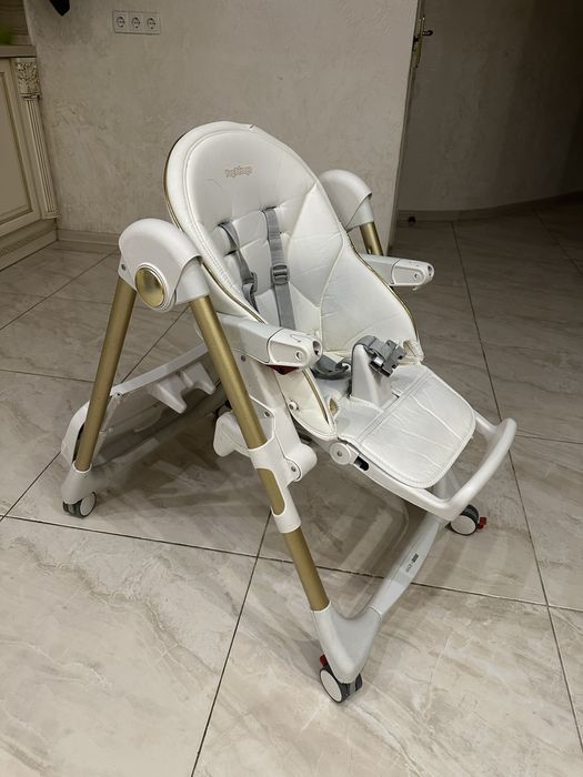 Стілець для годування  peg-perego