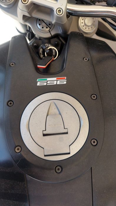 Ducati monster 696