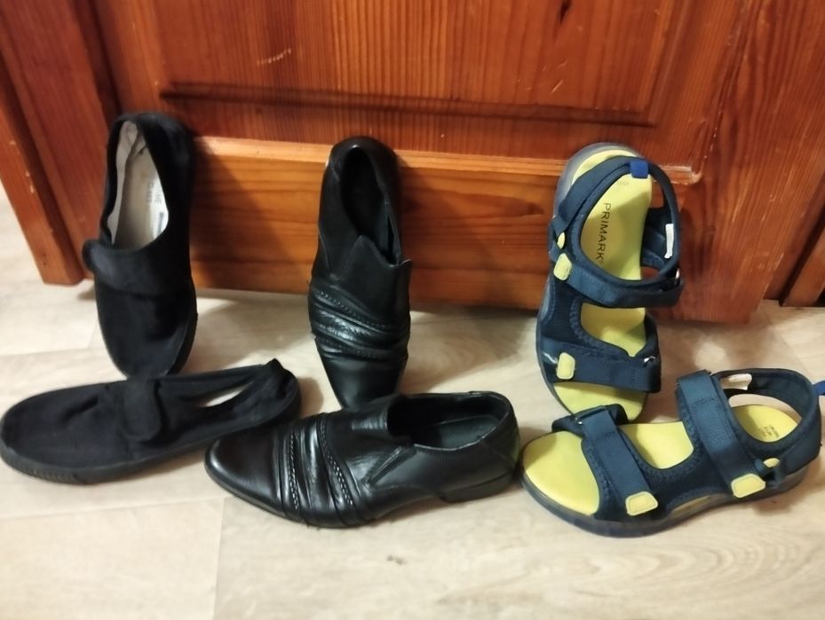 Мокасини 21 см.,  туфлі 22 см., босоніжки 21.5 см. Розмір 32-33