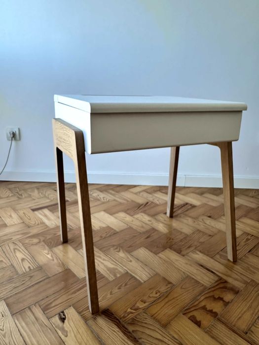 Secretária de criança