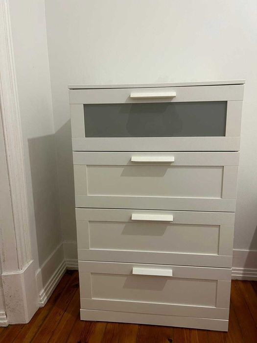 Cómoda IKEA Brimnes 4 Gavetas | Branca/Vidro Fosco