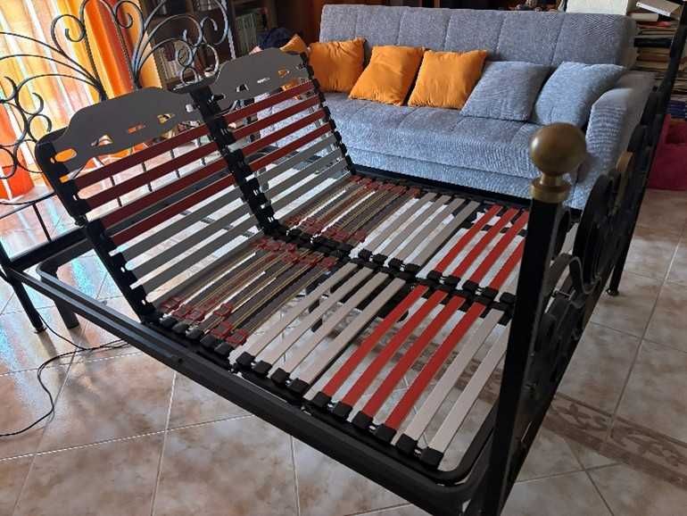 Cama em ferro com estrado articulado