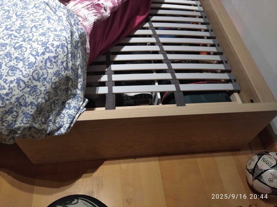 Cama solteiro + estante