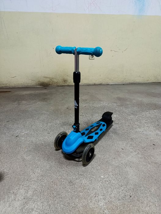 Vendo bicicleta de menina + trotinete