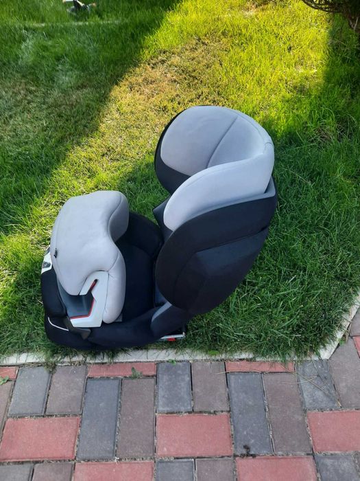 Детское автомобильное кресло