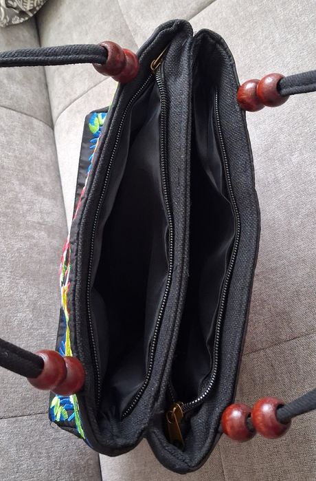 Nowa,haftowana torebka tekstylna.