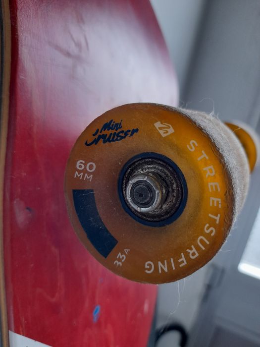 Skate com 2 conjuntos de rodas