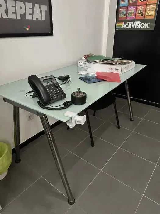 Mesa de Vidro Conservada