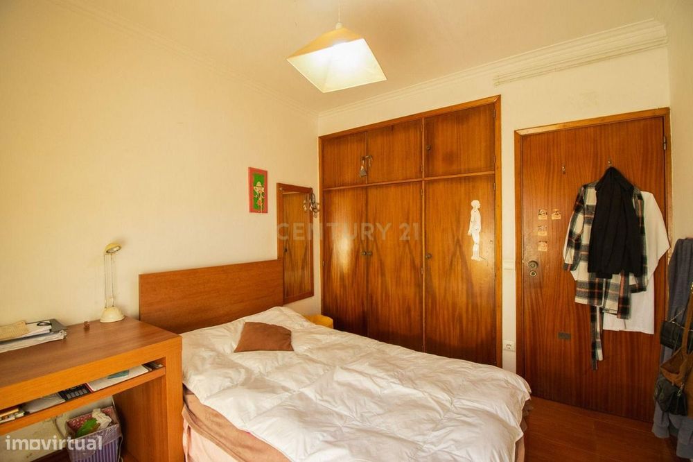 Apartamento T3 + G em S. Martinho do Bispo