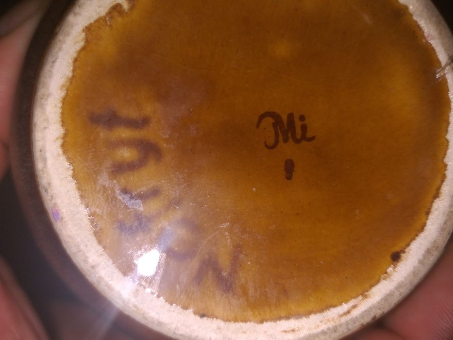 Dwa,stare, porcelanowe przedmioty z sygnaturami PRL