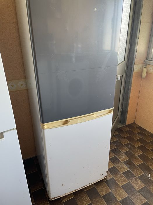 Frigorífico Kunft usado – A funcionar perfeitamente