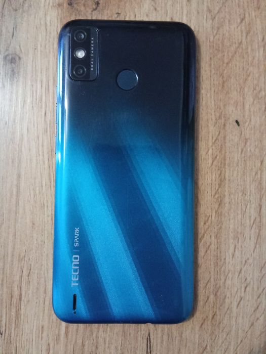 Продам Телефон Техно Спарк 6 го