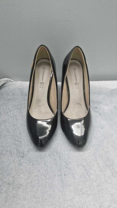Czarne buty na obcasie Goodin 39