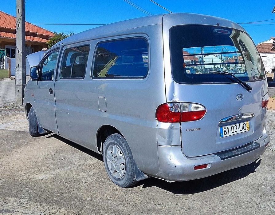 Vendo Hyundai H1 SV de 2003, com 6 lugares e divisória de carga rígida. — photo 5