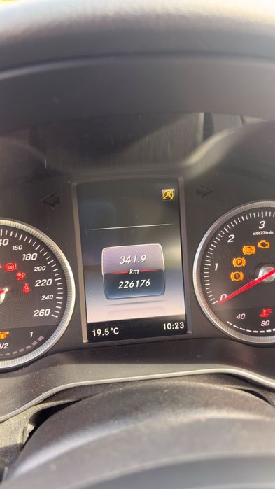 Mercedes-Benz C200 ( Blue Tec ) D Avantgarde