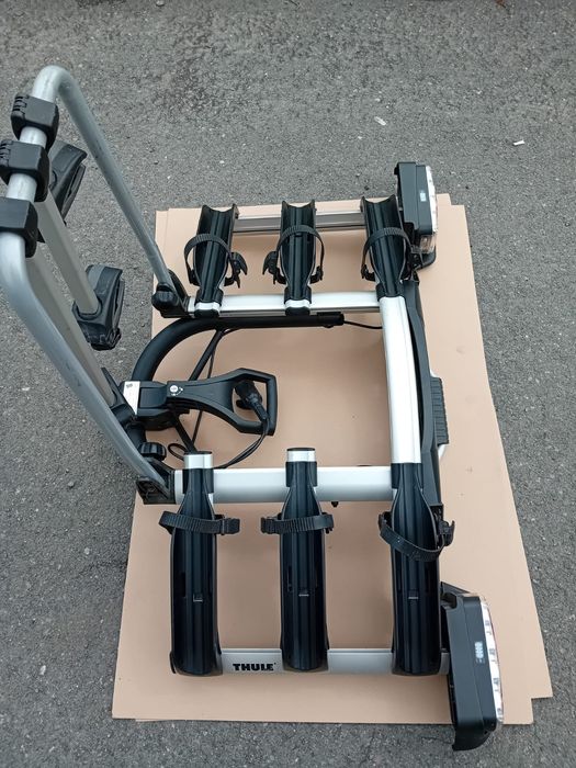 Tytuł. Bagaznik THULE G2 922 na trzy rowery