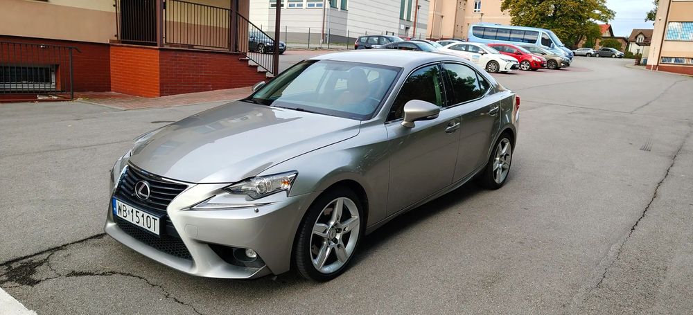 Lexus IS IS 200T 1 właściciel Salon Polska 2.0 turbo powierzchownie uszkodzony
