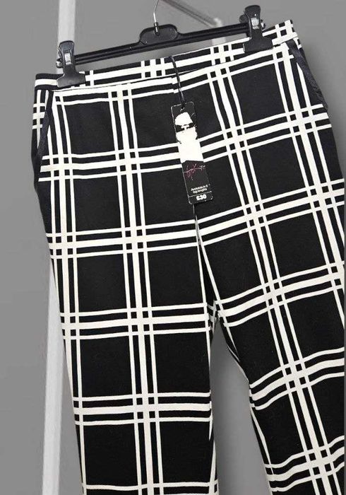 Стильные укороченные черно-белые брюки в клетку TU, р. S/М