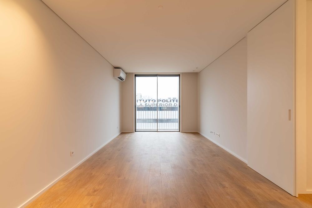 T1 NOVO, pronto a habitar, com excelentes acabamentos, em frente ao Parque da Cidade