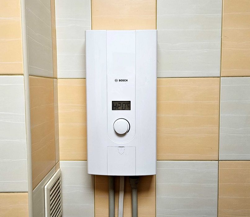 Podgrzewacz wody trójfazowy Bosch Tronic 7000 24/27 DESOB
