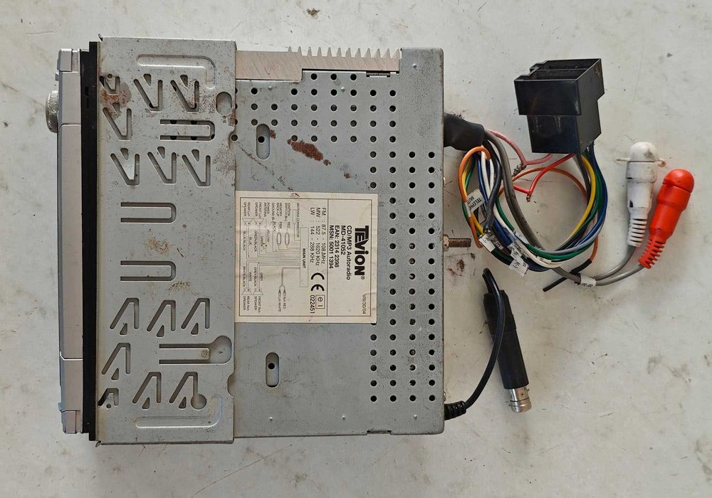 Магнітола Tevion MD-41052 (4 х 50 Вт / MP3 / CD / FM-приймач)