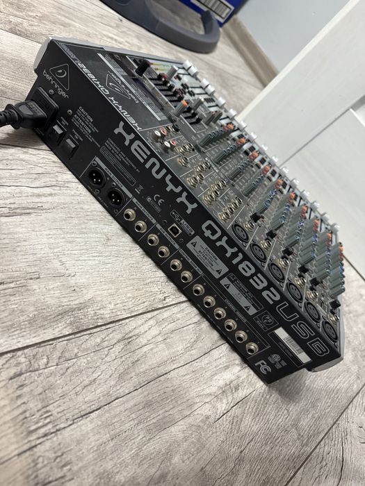 Behringer Xenyx 1832USB