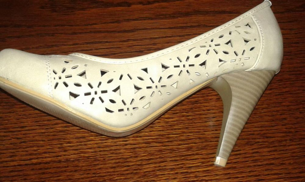 buty na obcasie czółenka