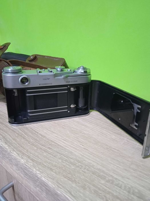 Фотоаппарат плёночный "Зоркий-6" в кожаном чехле