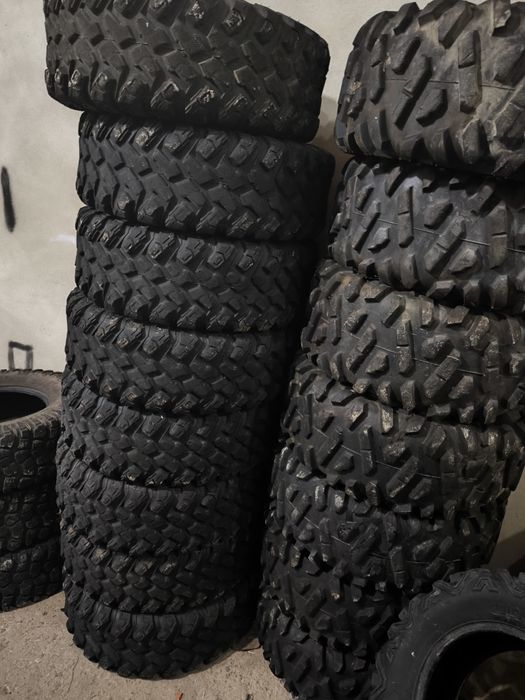 Vendo pneus 32x10r15 ou 32x10r16 ou 30x10.r15 ou 255x75r15 ou 30x10r14