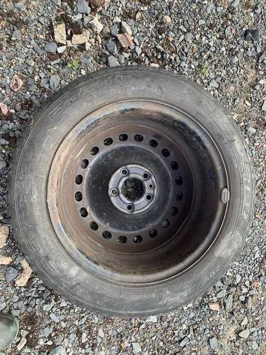 dwie felgi stalowe plus opony zimowe 205/55 R16 Dębica Frigo gratis