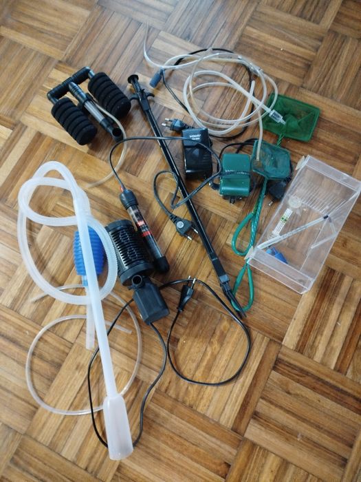 Aquário Cubo com acessórios e areão