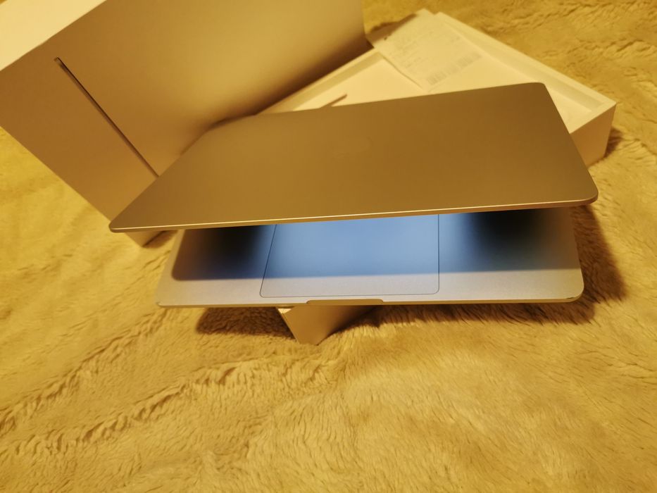 Macbook air  komplet paragon
