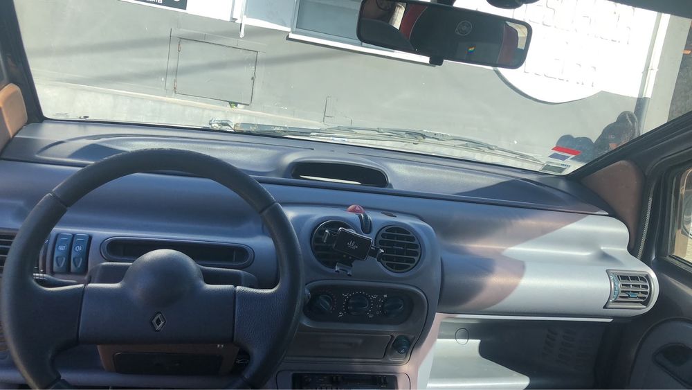Renault Twingo 1995 – semi automático, Motor Bom, bom de mecânica, carro super econômico – 120.000 km – Para Reparação