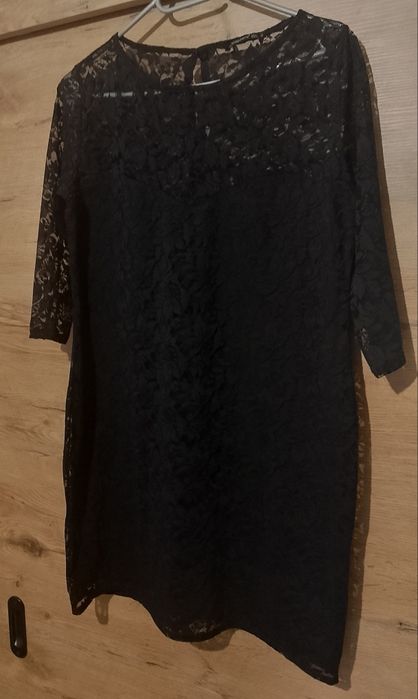 Elegancka sukienka koronkowa