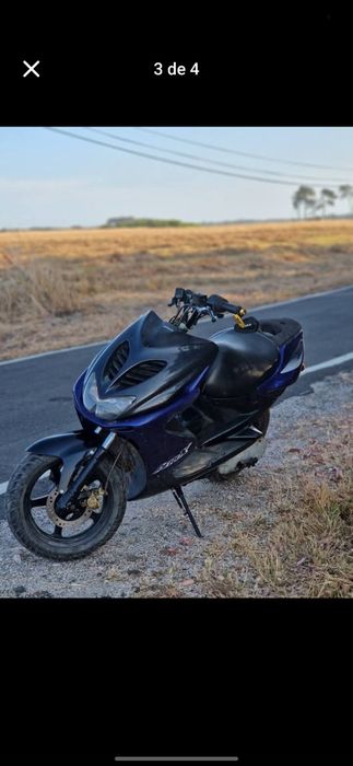 Yamaha aerox, toda refeita, com muito material. Negociável