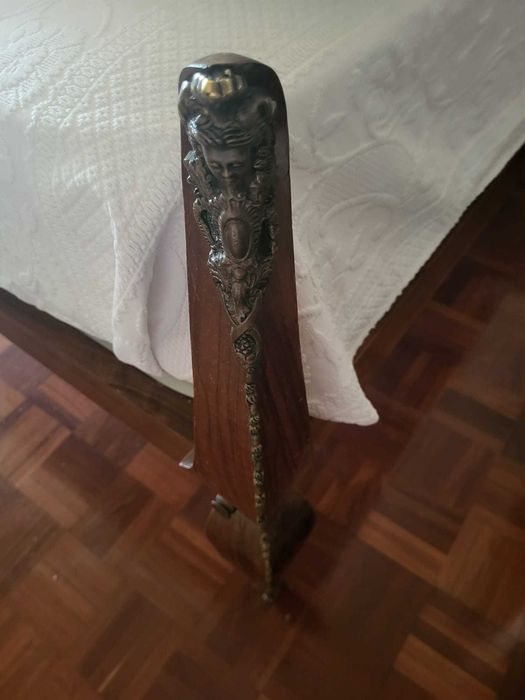 Comoda,cama,guarda roupa,criados mudos,penteadeira,cadeirão