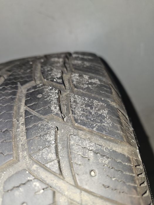 Opony zimowe 225/60 R16 lub same felgi lub komplet