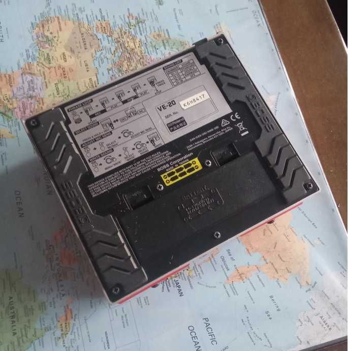 Boss VE-20 multiefekt wokalny xlt  / Tame Impala , Grimes