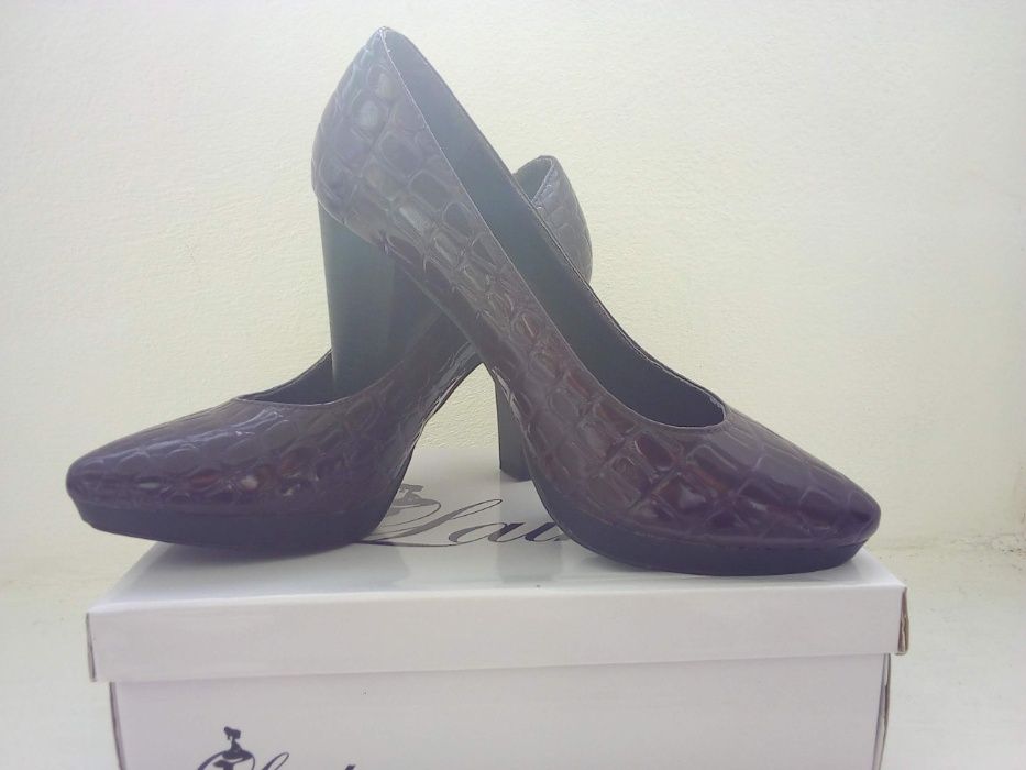 Sapatos da marca Seaside! - Tamanho 37