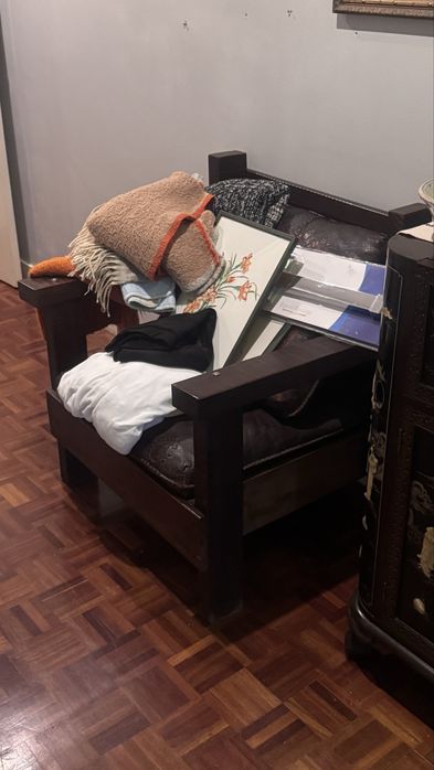 4 Cadeiroes em couro