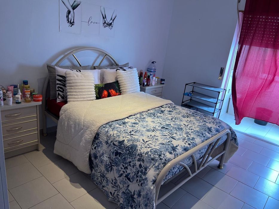 Quarto laranjeiro Almada