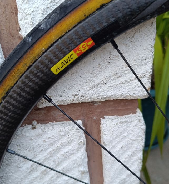 Rodas Estrada Mavic Aksyium SSC carbono ultraleves