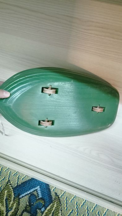 Stara zabawka łódka