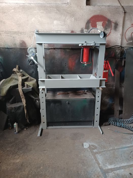 Prasa hydrauliczna 50 ton