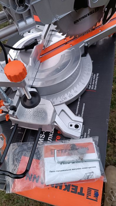 ПИЛА торцовочная TEKHMANN TMS-2425