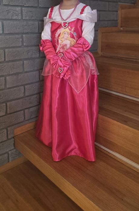 Strój karnawałowy. 
.
1 .