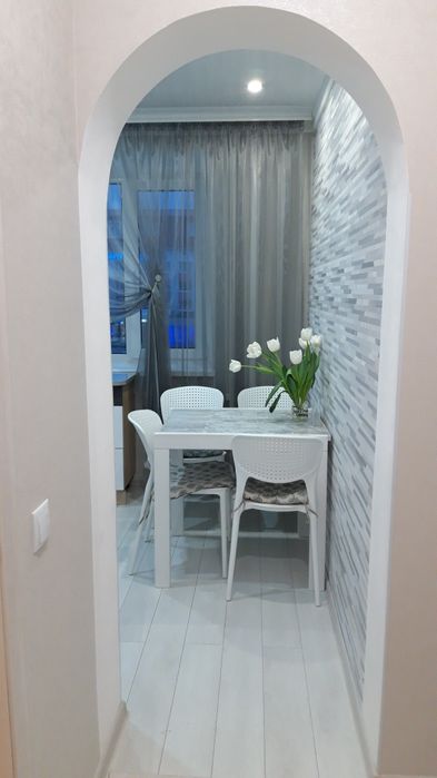 Навпроти КУРОРТУ в ЦЕНТРІ вул. Гоголя 139.